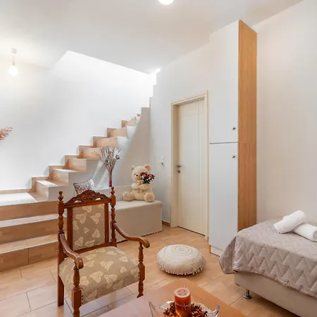Holiday home Niki's House Gournes Gouvon